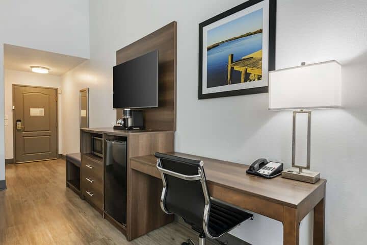 Room 13 of 40