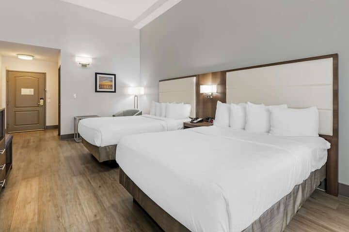 Room 10 of 40