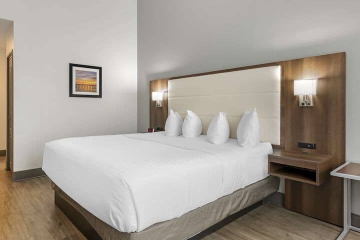Room 17 of 40